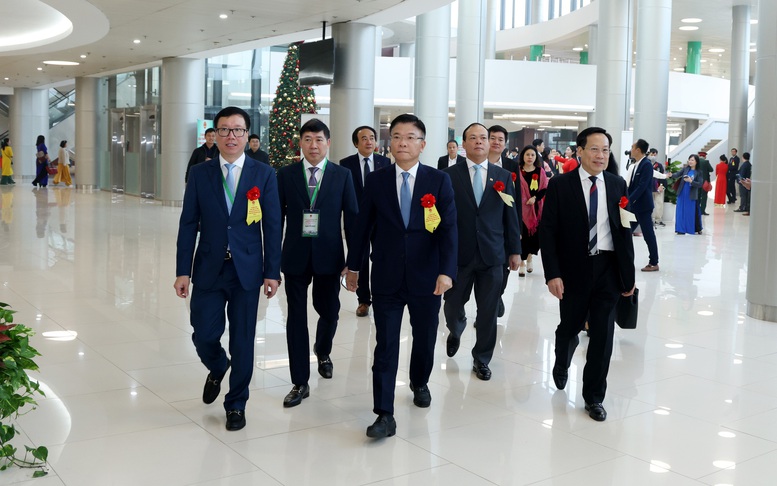 TỔNG THUẬT: Thủ tướng Chính phủ và Chủ tịch Quốc hội dự lễ khởi công, khánh thành 234 dự án lớn trên cả nước- Ảnh 18.