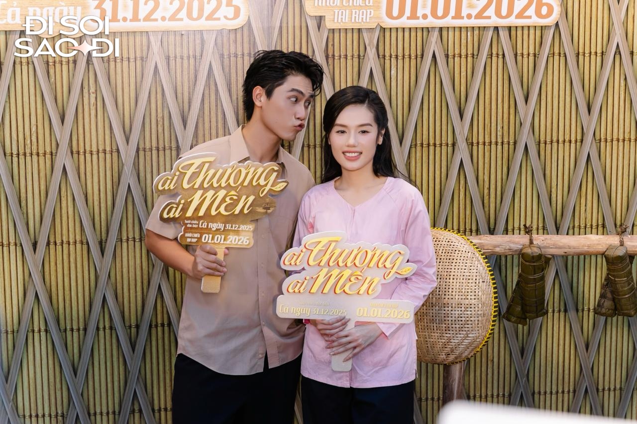 Cặp sao Việt công khai bồng bế nhau gây bão MXH: Nhà gái xinh như mộng, nhà trai lộ rõ vẻ si mê khó chối cãi- Ảnh 4.