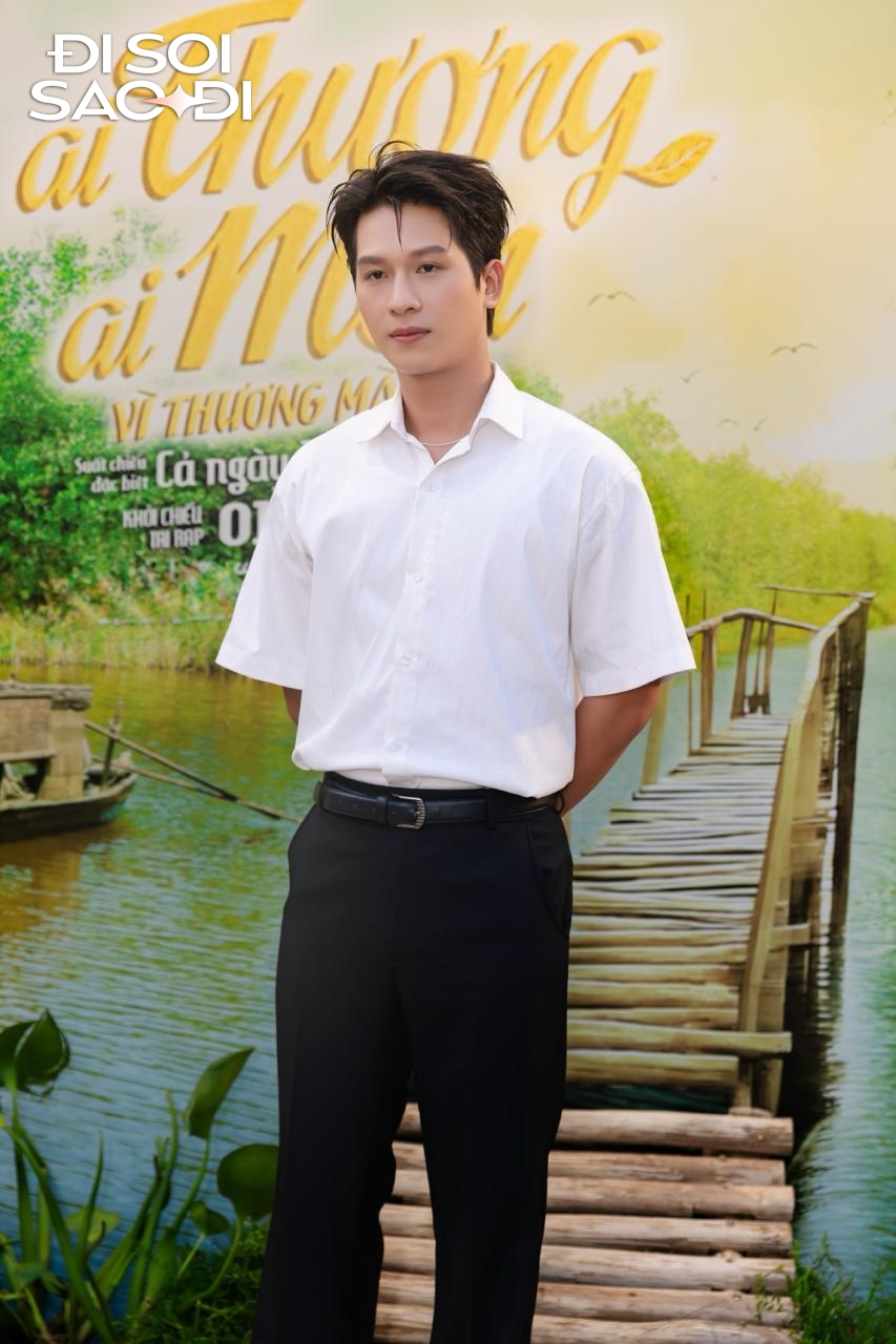 Cặp sao Việt công khai bồng bế nhau gây bão MXH: Nhà gái xinh như mộng, nhà trai lộ rõ vẻ si mê khó chối cãi- Ảnh 10.