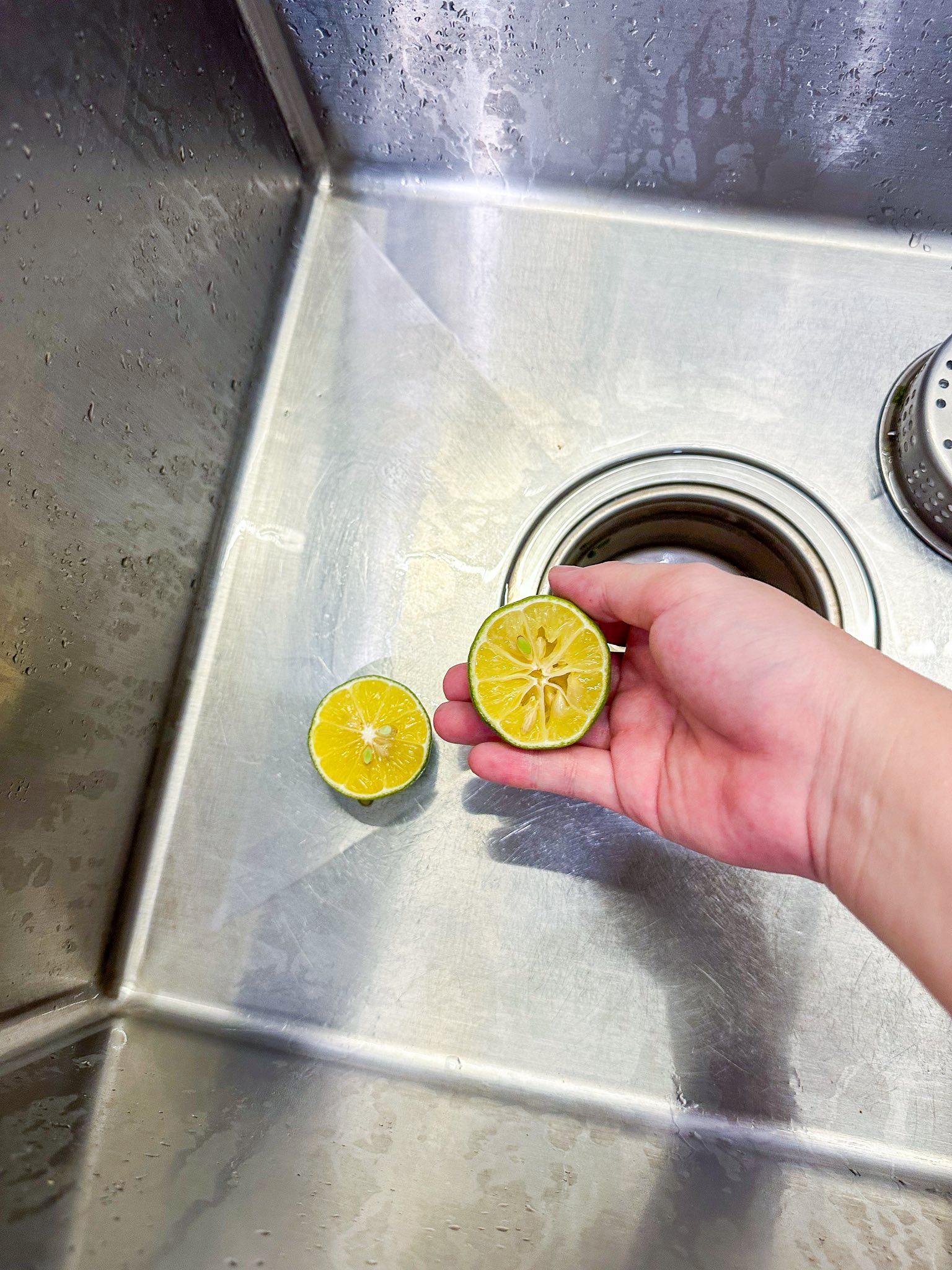 Mẹ 2 con dọn 6 tầng nhà chỉ 1 tiếng mỗi ngày: Nhờ một “chiêu” đơn giản mà tầng nào cũng sạch thơm bóng loáng- Ảnh 20. Mẹ 2 con dọn 6 tầng nhà chỉ 1 tiếng mỗi ngày: Nhờ một “chiêu” đơn giản mà tầng nào cũng sạch thơm bóng loáng- Ảnh 20.