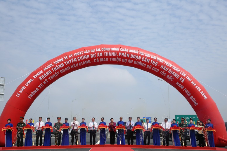 TỔNG THUẬT: Thủ tướng Chính phủ và Chủ tịch Quốc hội dự lễ khởi công, khánh thành 234 dự án lớn trên cả nước- Ảnh 16.