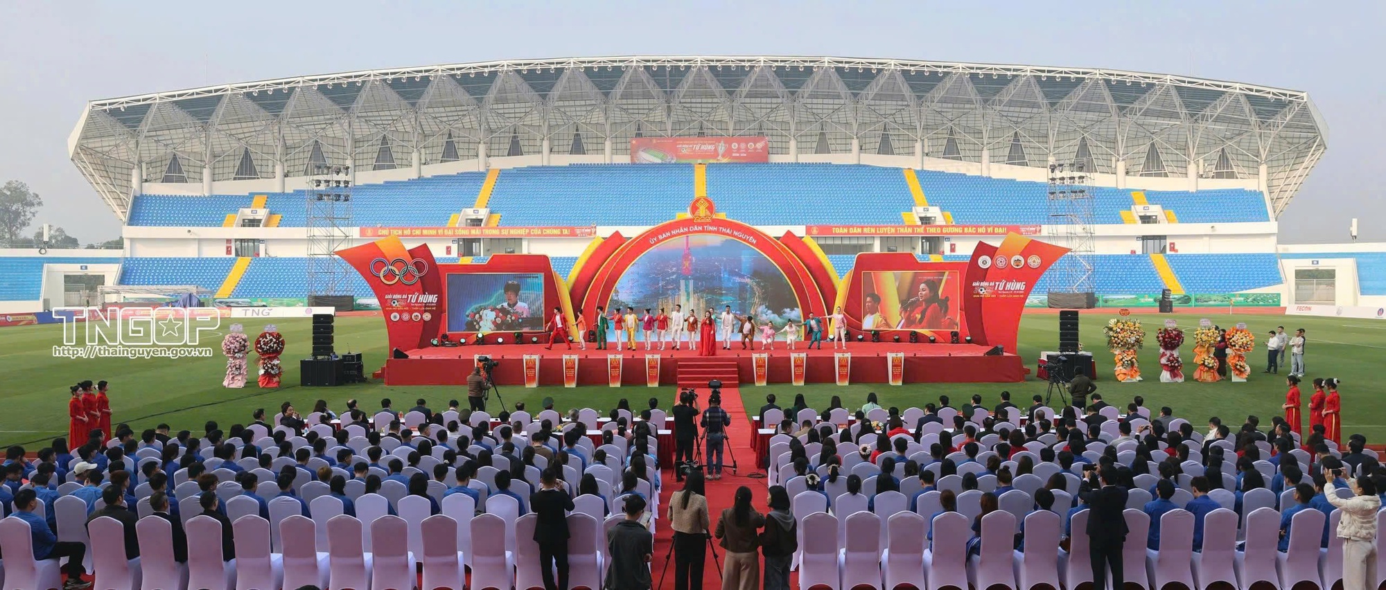 Hôm nay, chính thức khánh thành sân vận động trị giá hơn 500 tỷ đồng, 22.000 chỗ ngồi lớn nhất miền núi phía Bắc - Ảnh 1.