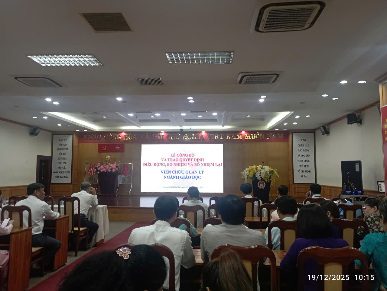 TPHCM: Điều động, bổ nhiệm nhiều hiệu trưởng, phó hiệu trưởng các trường THPT - Ảnh 1.