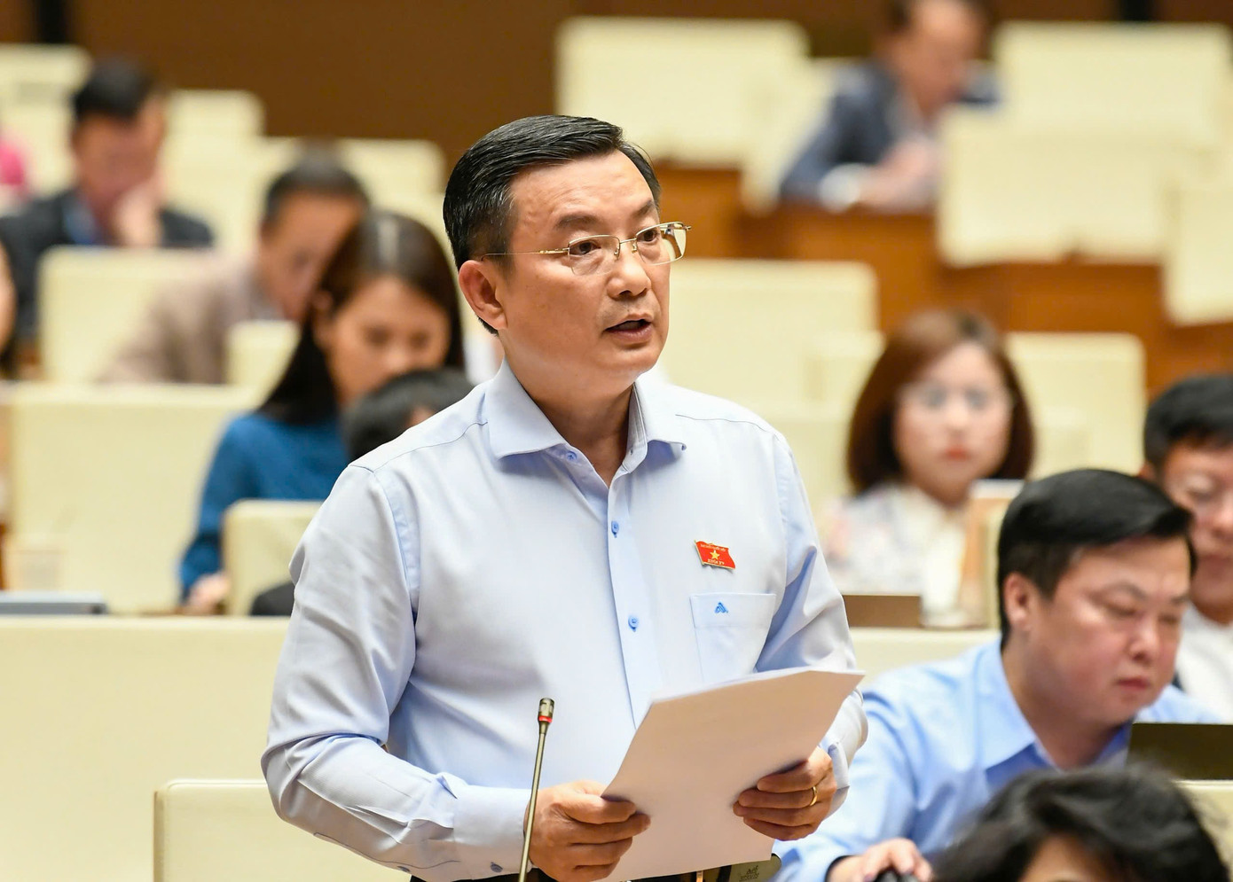 Chuyển đổi số không thể 'trăm hoa đua nở nhưng kín cổng cao tường'- Ảnh 1.