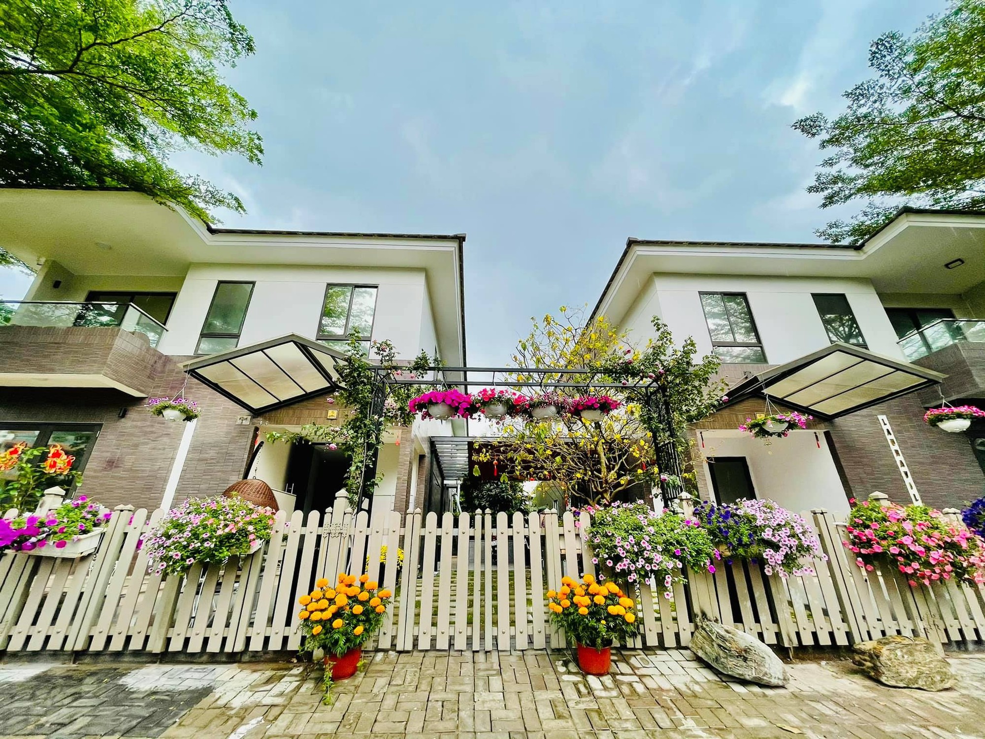 Nữ ca sĩ Việt 40 tuổi tự sinh con, không lấy chồng, ở biệt thự 20 tỷ- Ảnh 4.