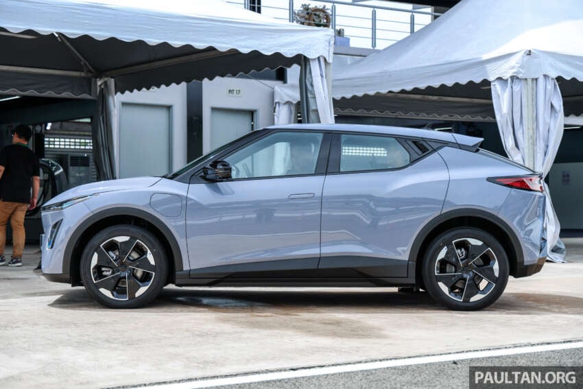 Xem ô tô điện đầu tiên mà Malaysia tự sản xuất: Giá quy đổi hơn 500 triệu đồng, dài ngang Sonet, chạy 445km/sạc, thuê pin 9 năm- Ảnh 9.
