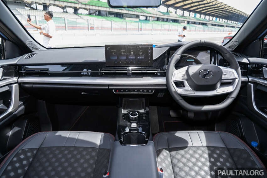 Xem ô tô điện đầu tiên mà Malaysia tự sản xuất: Giá quy đổi hơn 500 triệu đồng, dài ngang Sonet, chạy 445km/sạc, thuê pin 9 năm- Ảnh 10.