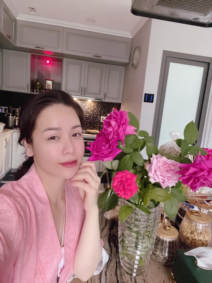 Nữ ca sĩ Việt 40 tuổi tự sinh con, không lấy chồng, ở biệt thự 20 tỷ- Ảnh 17.