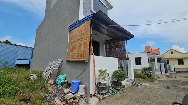 Bất ngờ hình ảnh mới nhất của ngôi nhà xây nhầm trên đất hàng xóm ở Hải Phòng, sắp về đúng chỗ- Ảnh 2. Bất ngờ hình ảnh mới nhất của ngôi nhà xây nhầm trên đất hàng xóm ở Hải Phòng, sắp về đúng chỗ- Ảnh 2.