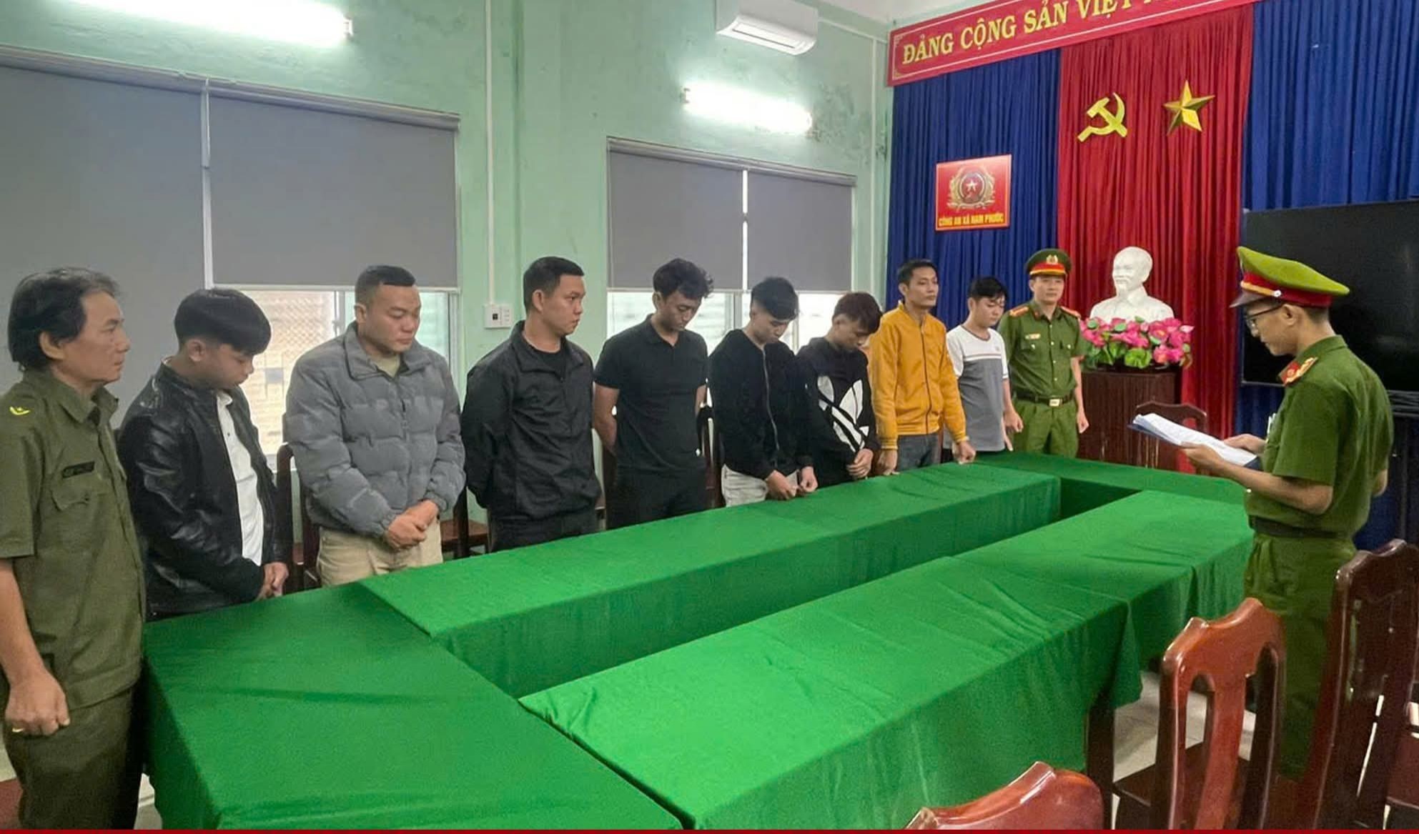 Thi hành lệnh bắt tạm giam Văn Anh Tài và 9 người khác- Ảnh 1.