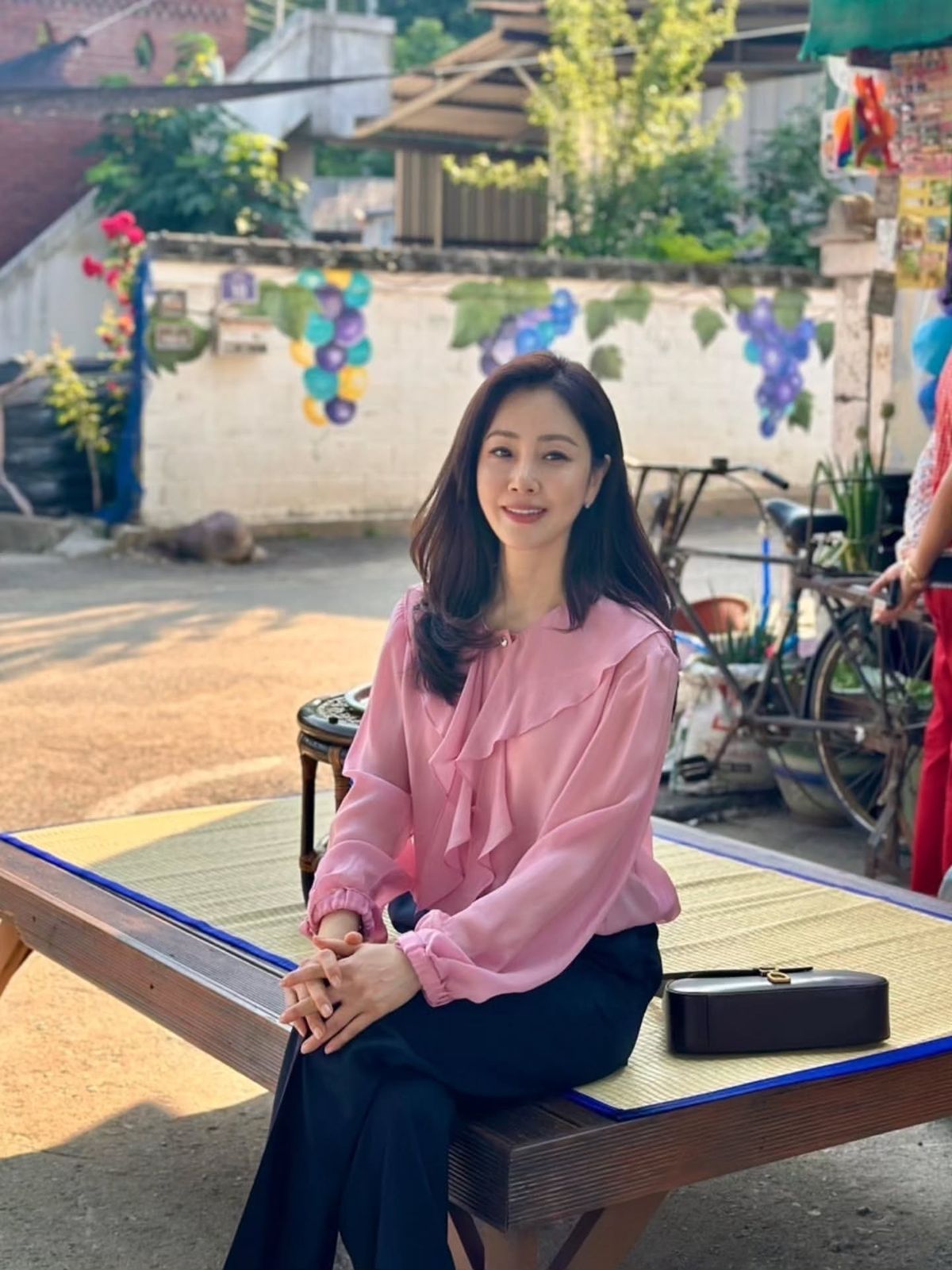 Đến tuổi trung niên, tôi nhận ra kẻ khiến mình nghèo đi không phải mức lương - mà là những khoản chi vô nghĩa bào mòn từng ngày- Ảnh 1.