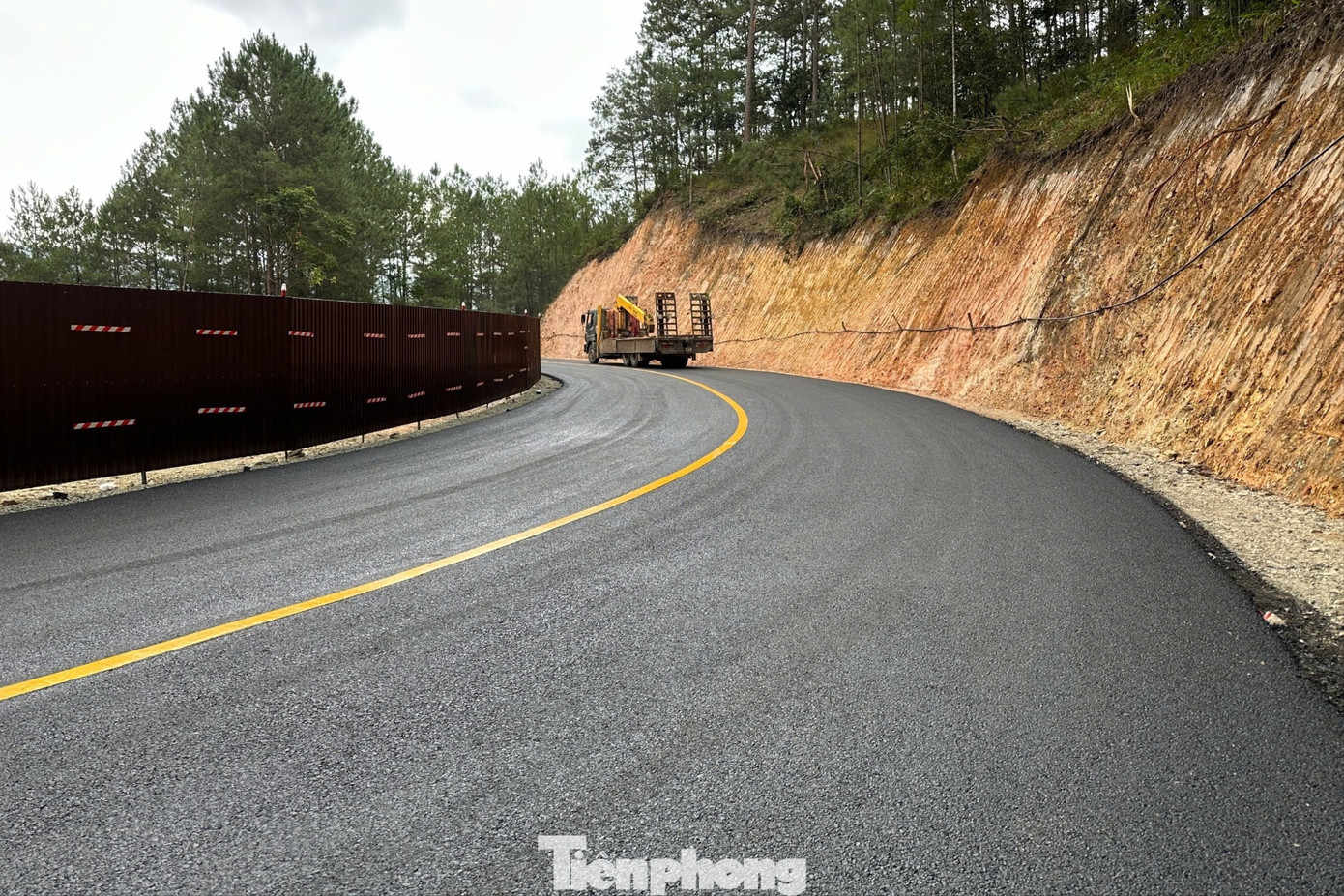 Đèo Mimosa sau khi thông xe qua đường tạm- Ảnh 5.