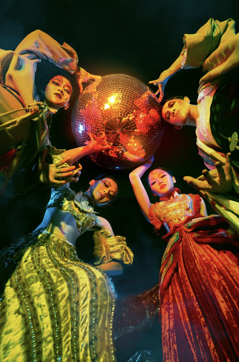 Việt Nam có bao nhiêu ngôi sao đều dồn hết vào phim này rồi: Từ mỹ nhân trăm tỷ đến nam thần làm rạng danh đất nước- Ảnh 6. Việt Nam có bao nhiêu ngôi sao đều dồn hết vào phim này rồi: Từ mỹ nhân trăm tỷ đến nam thần làm rạng danh đất nước- Ảnh 6.