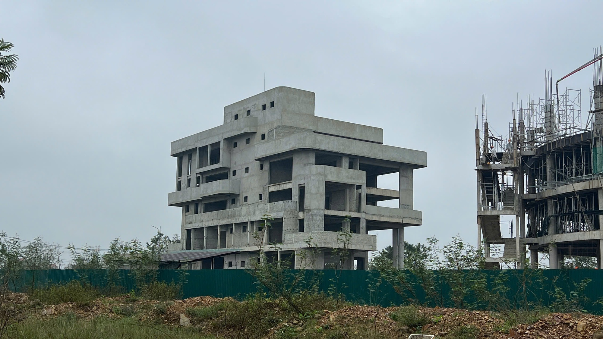 Vụ "chạy làng" khỏi gói thầu Trung tâm CNTT TP Huế: Tái mời thầu liệu có vượt dự toán?- Ảnh 2.