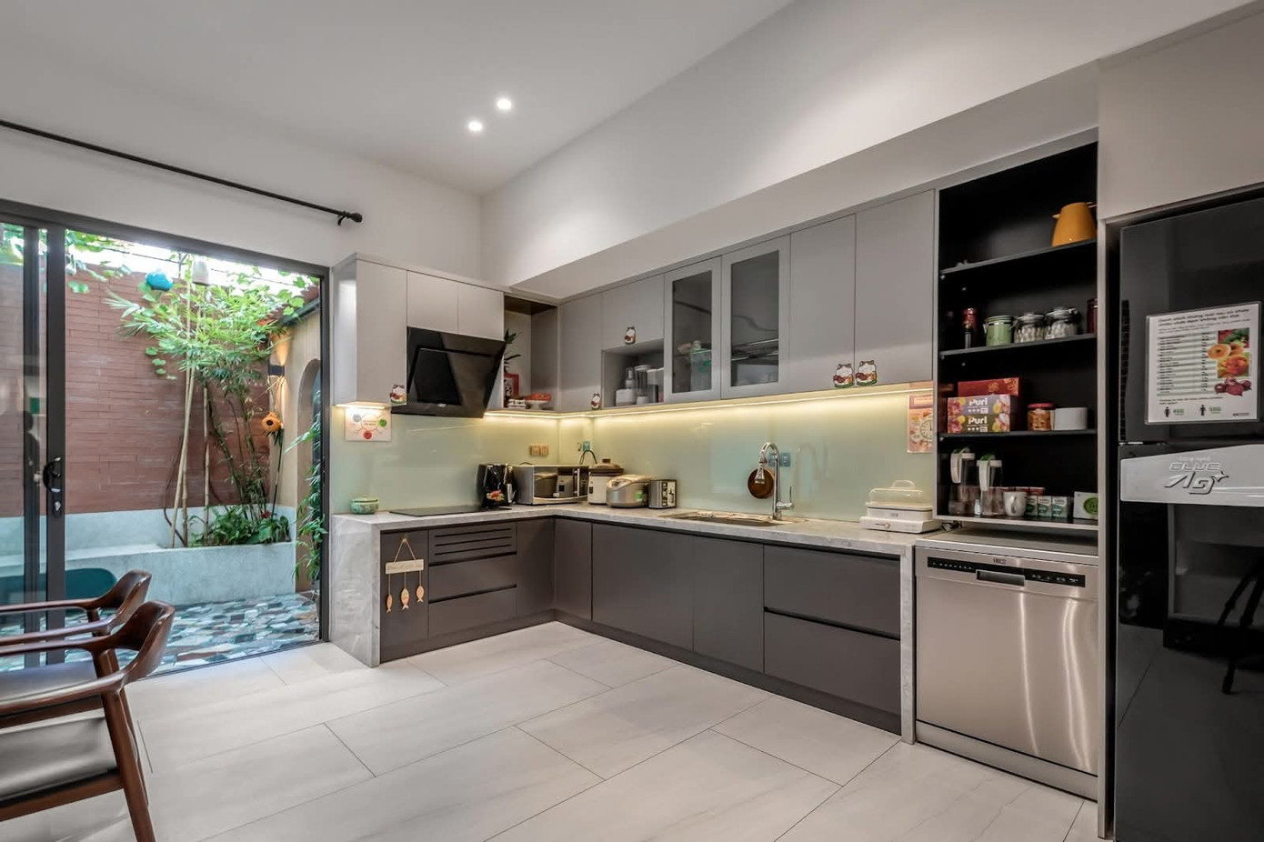 Nhà phố 4 tầng dành khoảng trống cho hoạt động vui chơi của trẻ em- Ảnh 6.