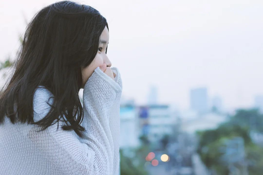 Những dấu hiệu nhiều người ở Hà Nội đang gặp phải không ngờ do không khí quá bẩn- Ảnh 3.