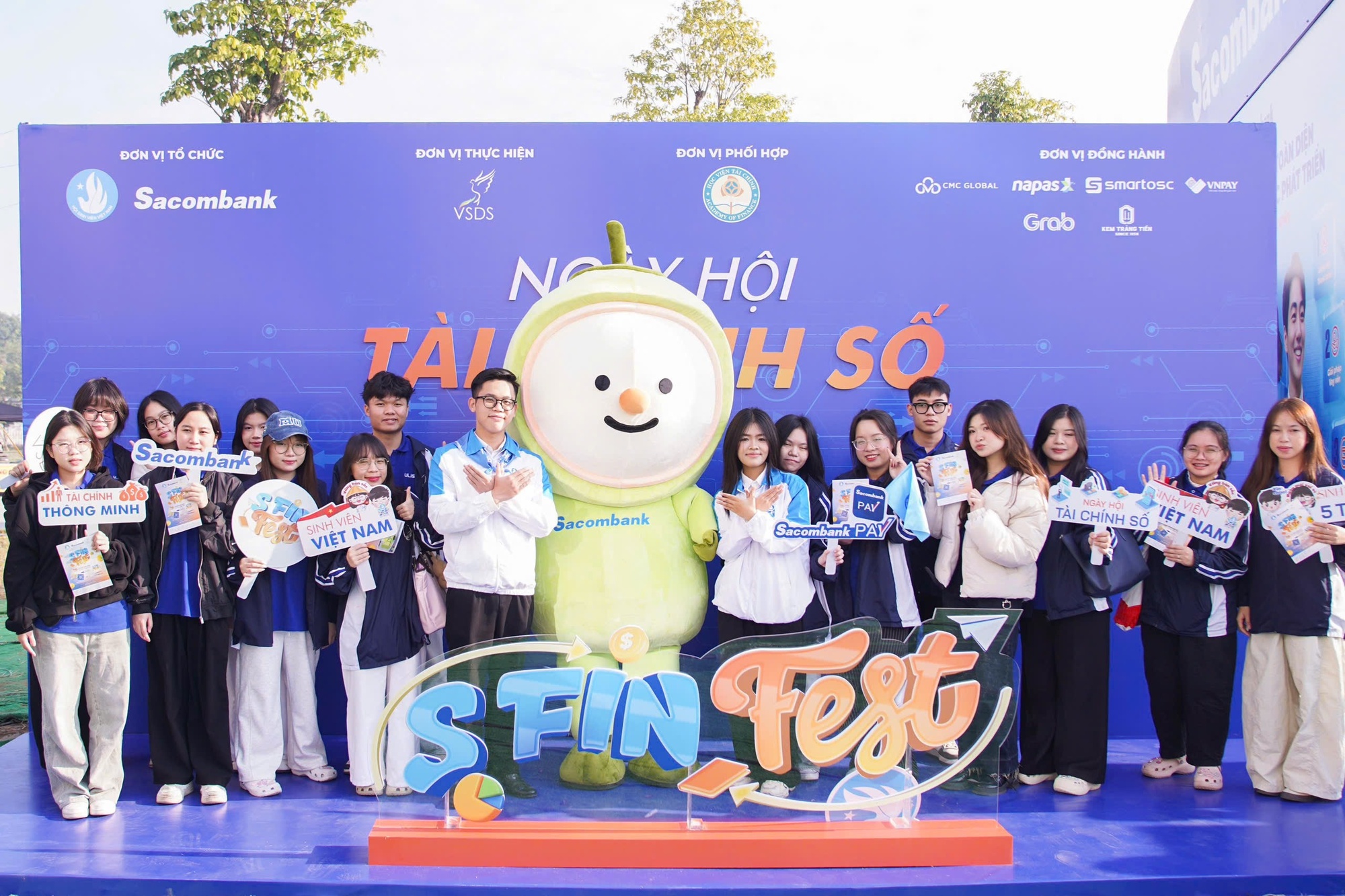 Sacombank cùng thế hệ trẻ lan toả tinh thần “Tài chính thông minh – tương lai bứt phá” qua S-Finfest 2025- Ảnh 1.