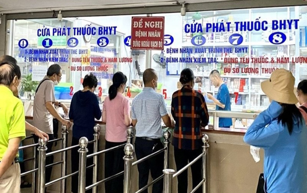 Bộ Y tế khởi động lộ trình miễn viện phí toàn dân- Ảnh 2.