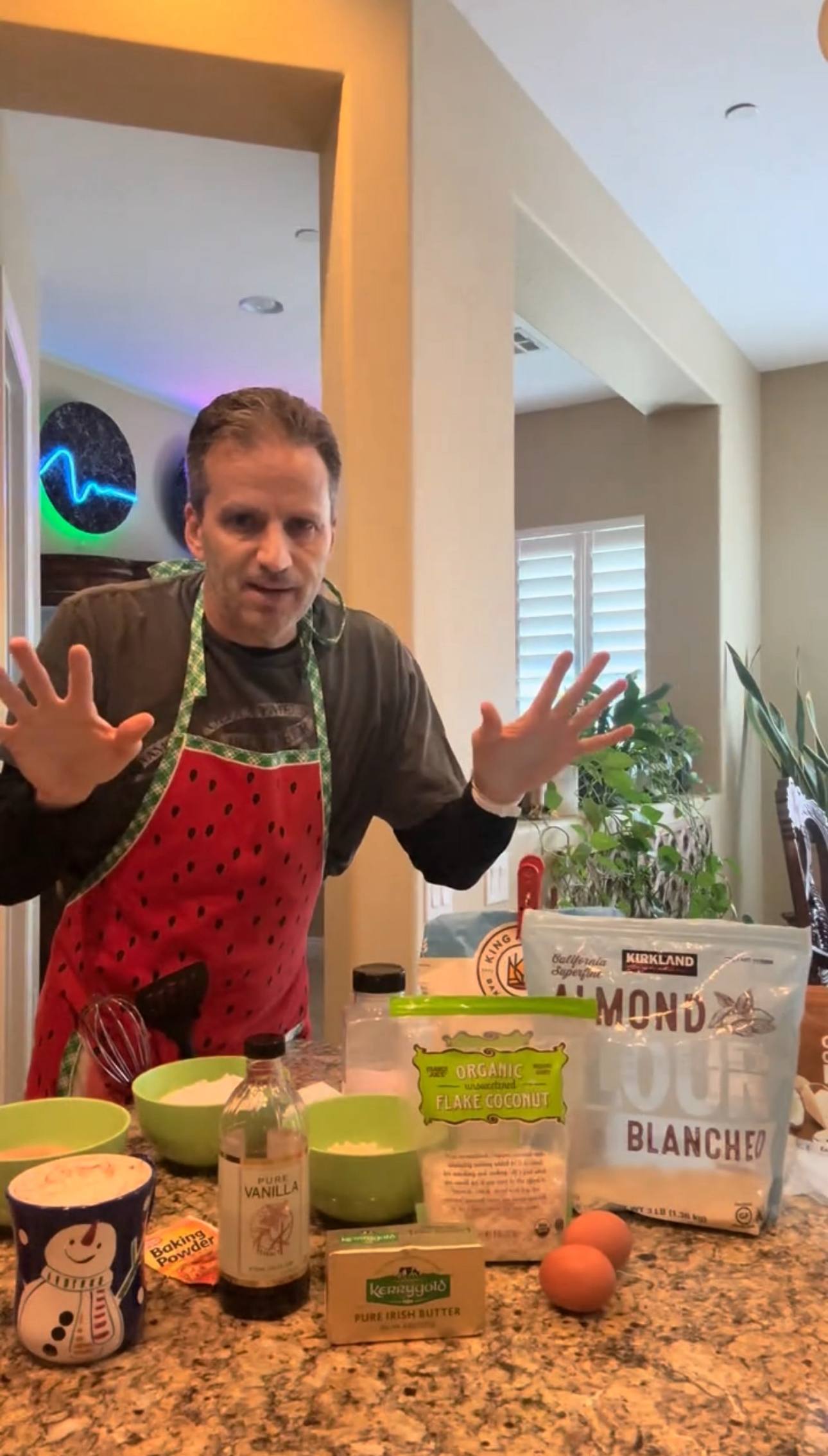 Phát hiện khách Tây nói tiếng Việt rặc miền Tây, ai xem cũng phải tua đi đi lại để kiểm chứng- Ảnh 1. Phát hiện khách Tây nói tiếng Việt rặc miền Tây, ai xem cũng phải tua đi đi lại để kiểm chứng- Ảnh 1.