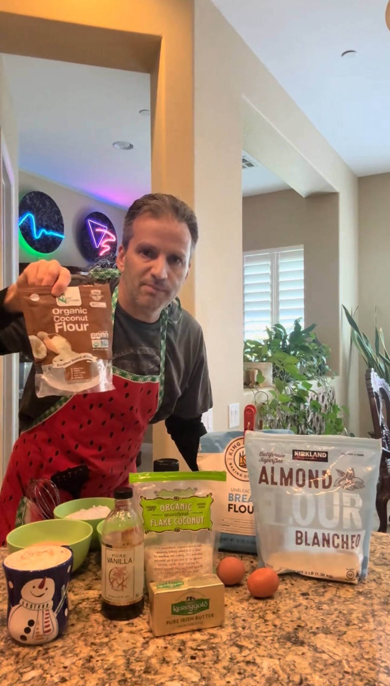 Phát hiện khách Tây nói tiếng Việt rặc miền Tây, ai xem cũng phải tua đi đi lại để kiểm chứng- Ảnh 2. Phát hiện khách Tây nói tiếng Việt rặc miền Tây, ai xem cũng phải tua đi đi lại để kiểm chứng- Ảnh 2.