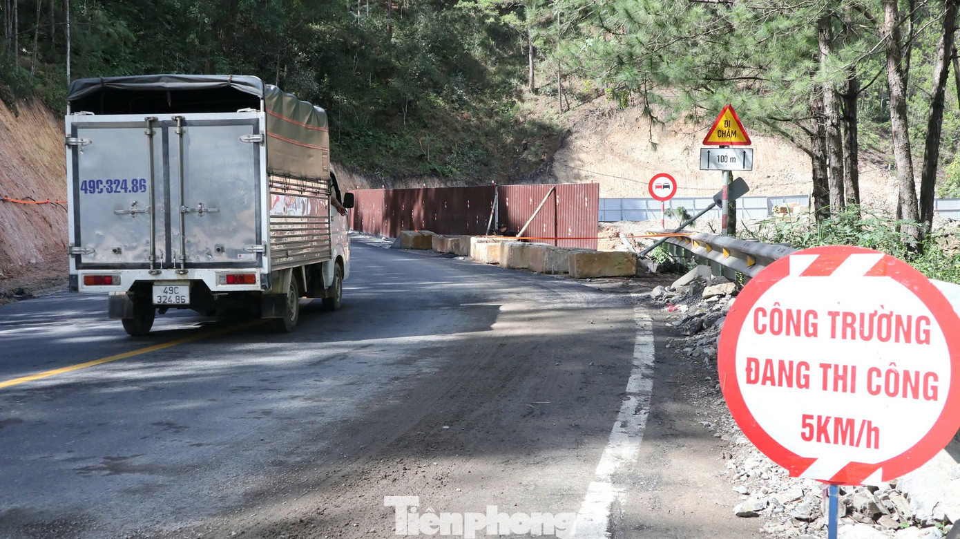 Đèo Mimosa sau khi thông xe qua đường tạm- Ảnh 6.