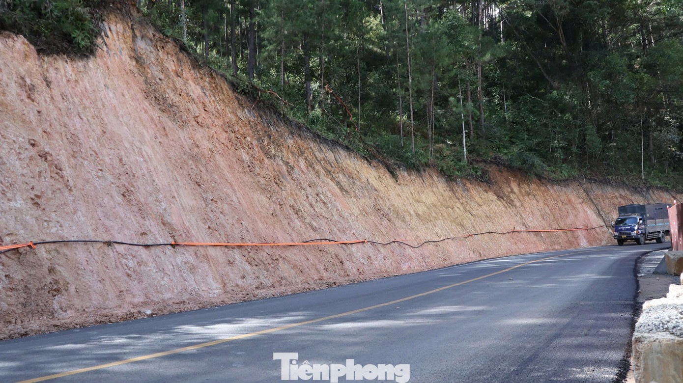 Đèo Mimosa sau khi thông xe qua đường tạm- Ảnh 4.