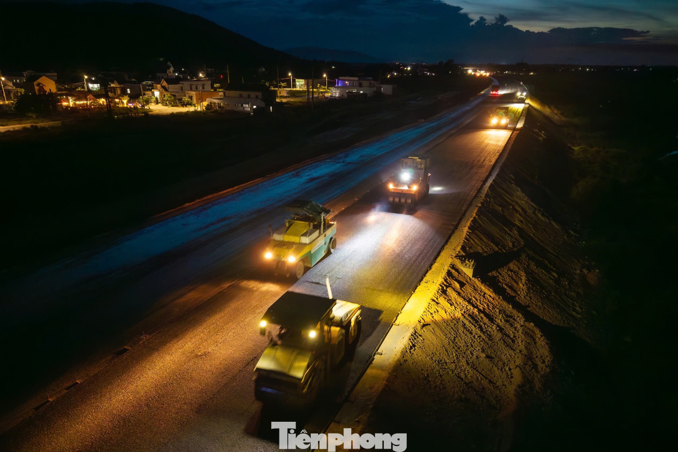 Cao tốc Quảng Ngãi - Hoài Nhơn 'chạy nước rút'- Ảnh 9.