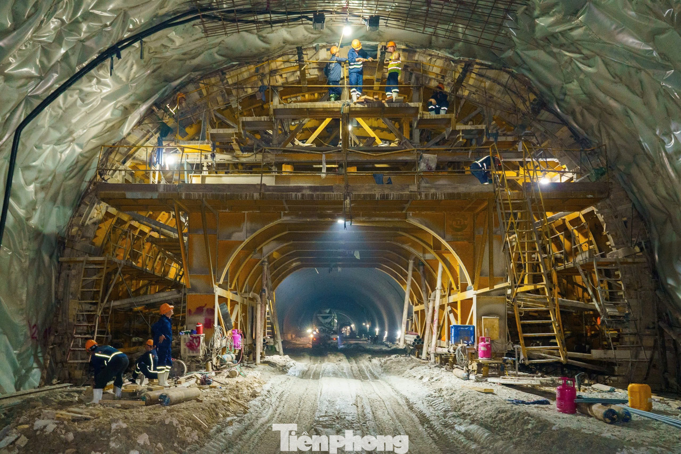 Cao tốc Quảng Ngãi - Hoài Nhơn 'chạy nước rút'- Ảnh 11.