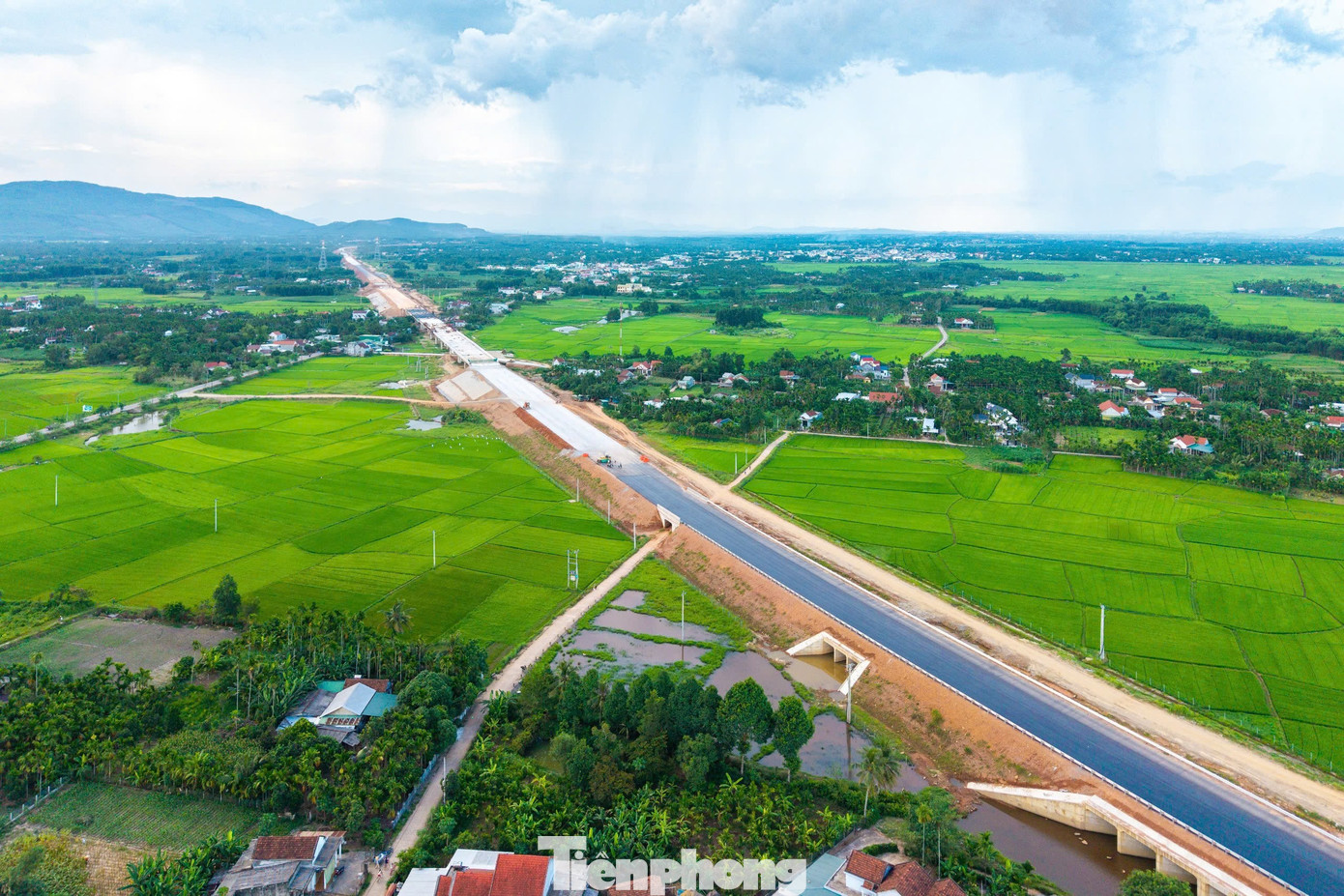 Cao tốc Quảng Ngãi - Hoài Nhơn 'chạy nước rút'- Ảnh 2.
