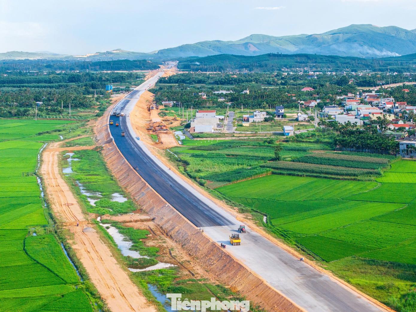 Cao tốc Quảng Ngãi - Hoài Nhơn 'chạy nước rút'- Ảnh 1.