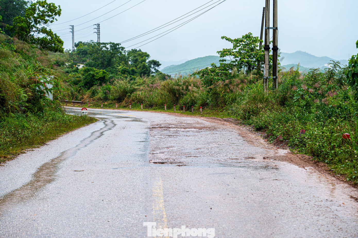 Cận cảnh Quốc lộ 4B nối Quảng Ninh - Lạng Sơn trước ngày mở rộng- Ảnh 4.