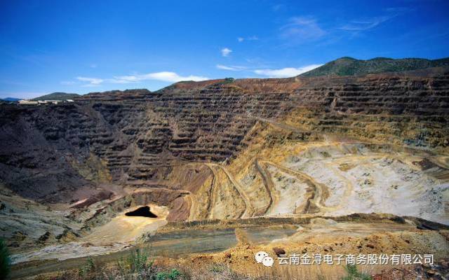 Phát hiện mỏ vàng hơn 1.400 tấn, thân quặng sâu 1.250m: Chính quyền lập tức phong tỏa toàn khu vực- Ảnh 4.