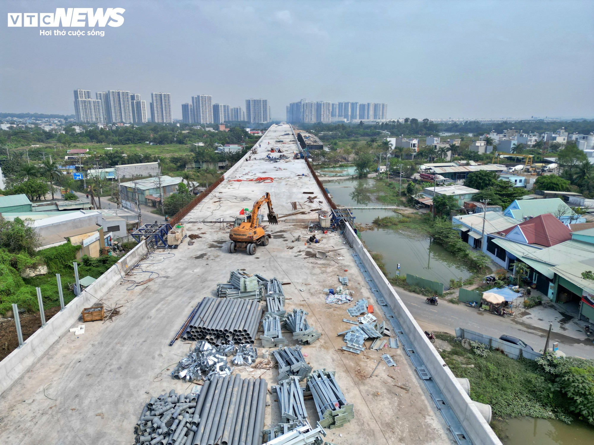 Ngắm Vành đai 3 từ trên cao qua khu đô thị ở TP.HCM trước ngày thông xe- Ảnh 5.