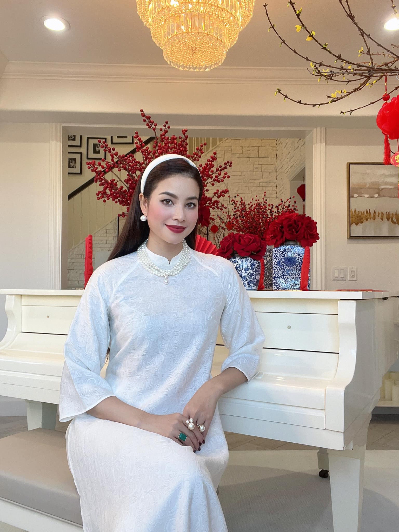 Hoa hậu Phạm Hương xóa ảnh chụp chung với chồng đại gia?- Ảnh 6.