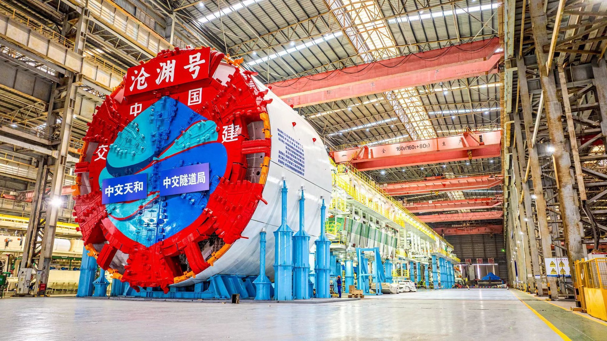 Chiêm ngưỡng "quái vật đào đất" có đường kính lớn nhất thế giới đạt "cột mốc 10.000m" - Ảnh 2.