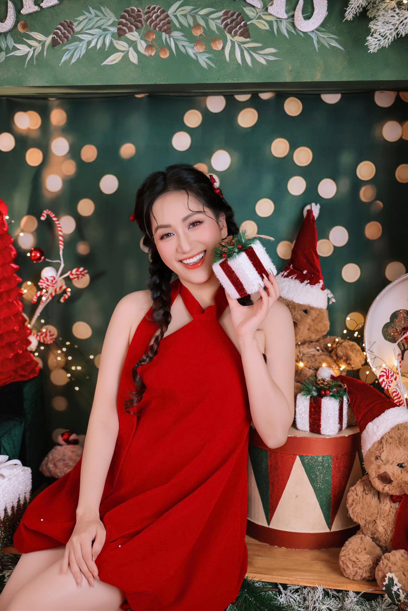 Nhan sắc nữ nghệ sĩ là viện trưởng, cưới chồng học trò kém 11 tuổi, sở hữu nhà trăm tỷ ở TP.HCM- Ảnh 2.