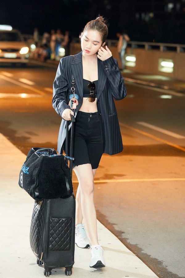 Ngọc Trinh đi đầu trend "trạm tỷ" từ 10 năm trước: Nhìn body và dàn đồ hiệu đủ thấy nể - Ảnh 2.