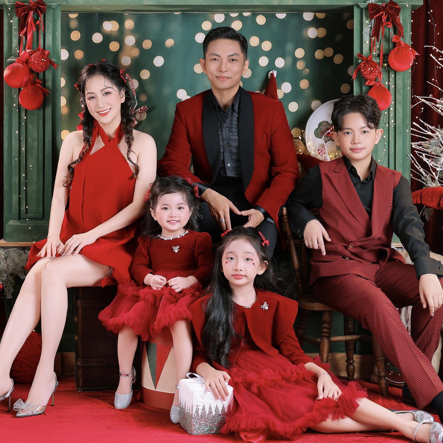 Nhan sắc nữ nghệ sĩ là viện trưởng, cưới chồng học trò kém 11 tuổi, sở hữu nhà trăm tỷ ở TP.HCM- Ảnh 6.