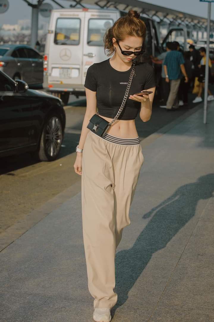 Ngọc Trinh đi đầu trend "trạm tỷ" từ 10 năm trước: Nhìn body và dàn đồ hiệu đủ thấy nể - Ảnh 5.