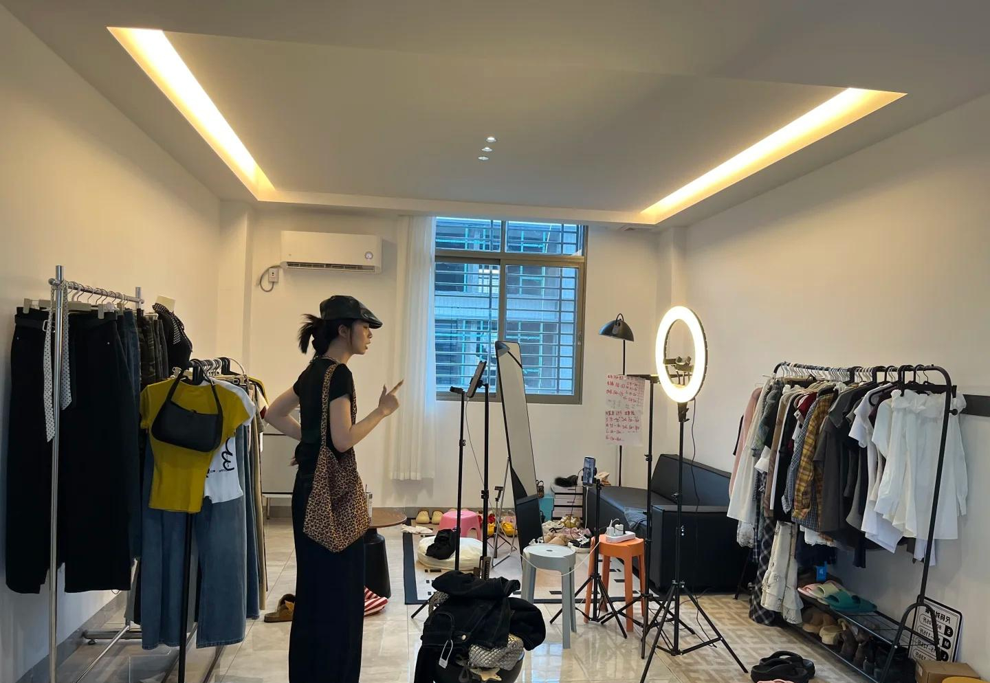 Dọn nhà 1 buổi, tôi chết lặng: 5 món trong nhà âm thầm Dọn nhà 1 buổi, tôi chết lặng: 5 món trong nhà âm thầm