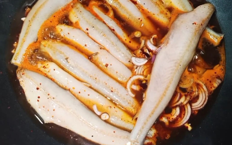 Loại cá thịt mềm như cháo, gặp nước là tan, người sành ăn nhìn thấy thì mua vội- Ảnh 3.