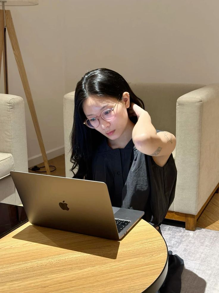 Mẹ Hà Nội làm nghề tự do: Nhờ mô hình “3–3–3–1”, tôi không còn hoang mang mỗi khi thu nhập xuống thấp- Ảnh 1.