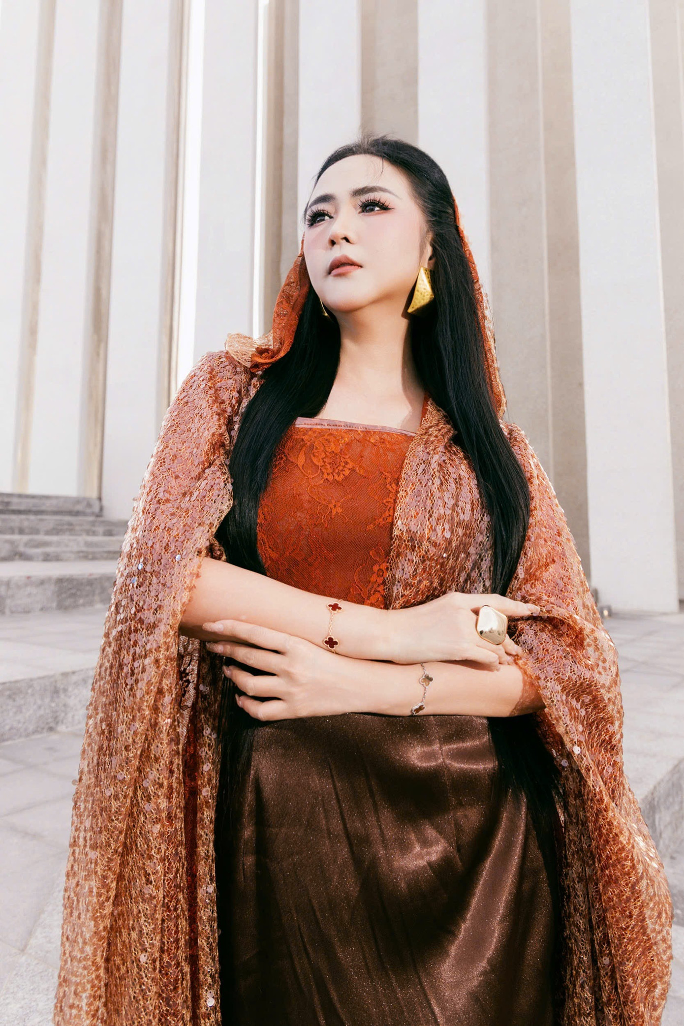 Thanh Hương Bùi làm rõ lý do dừng thiết kế 75 bộ trang phục cho Miss Cosmo 2025- Ảnh 1.