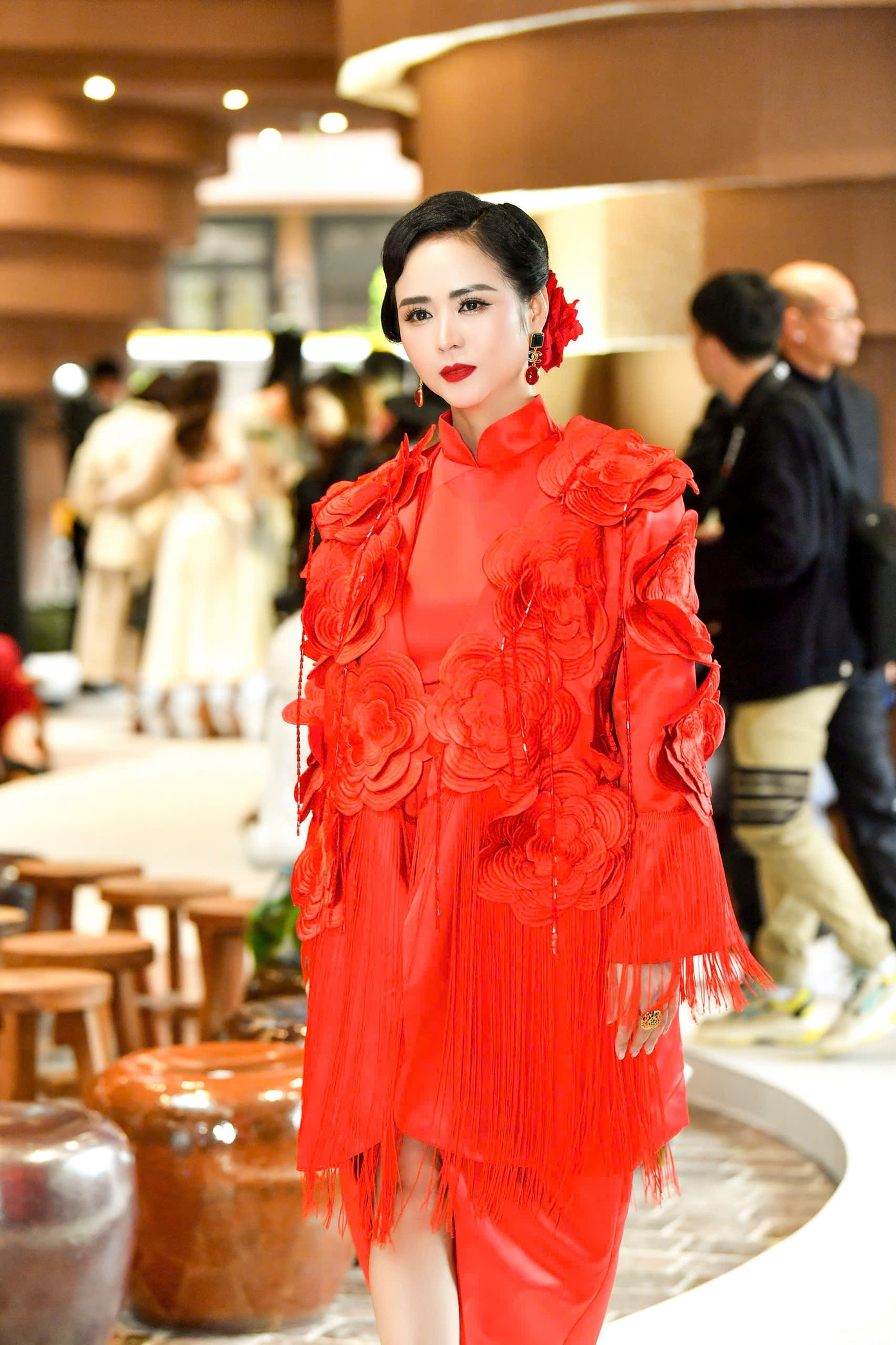 Thanh Hương Bùi làm rõ lý do dừng thiết kế 75 bộ trang phục cho Miss Cosmo 2025- Ảnh 2.