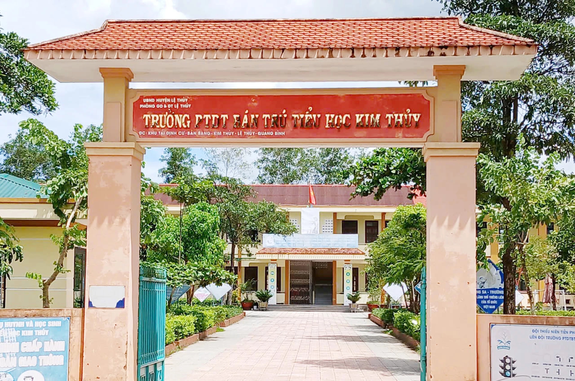 Cách chức Đỗ Thị Hồng Huế: Dân đồng tình , nhưng phạt gần 200 triệu từ đâu? - Ảnh 1. Cách chức Đỗ Thị Hồng Huế: Dân đồng tình , nhưng phạt gần 200 triệu từ đâu? - Ảnh 1.