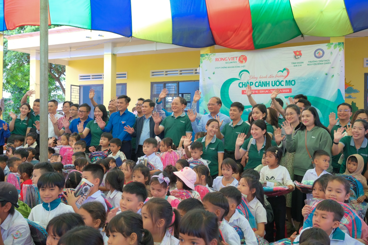Chứng khoán Rồng Việt kỷ niệm 19 năm “Vững bền giá trị - Vững chắc tương lai” - Ảnh 3.