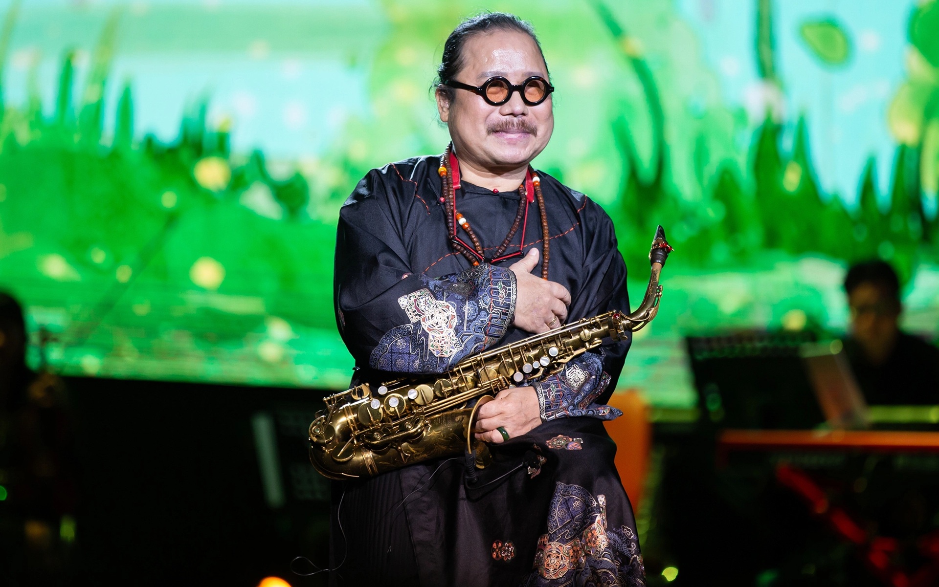 Nam nghệ sĩ 4 lần phẫu thuật não: Cưới bà xã xinh đẹp, gọi vợ là “cô tiên” của đời mình- Ảnh 1.