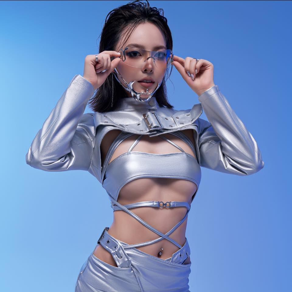 Nữ xạ thủ đẹp nhất Việt Nam tung bộ ảnh cực sexy, body "nóng bỏng mắt" khi vừa trở về với 2 HCV SEA Games - Ảnh 2.