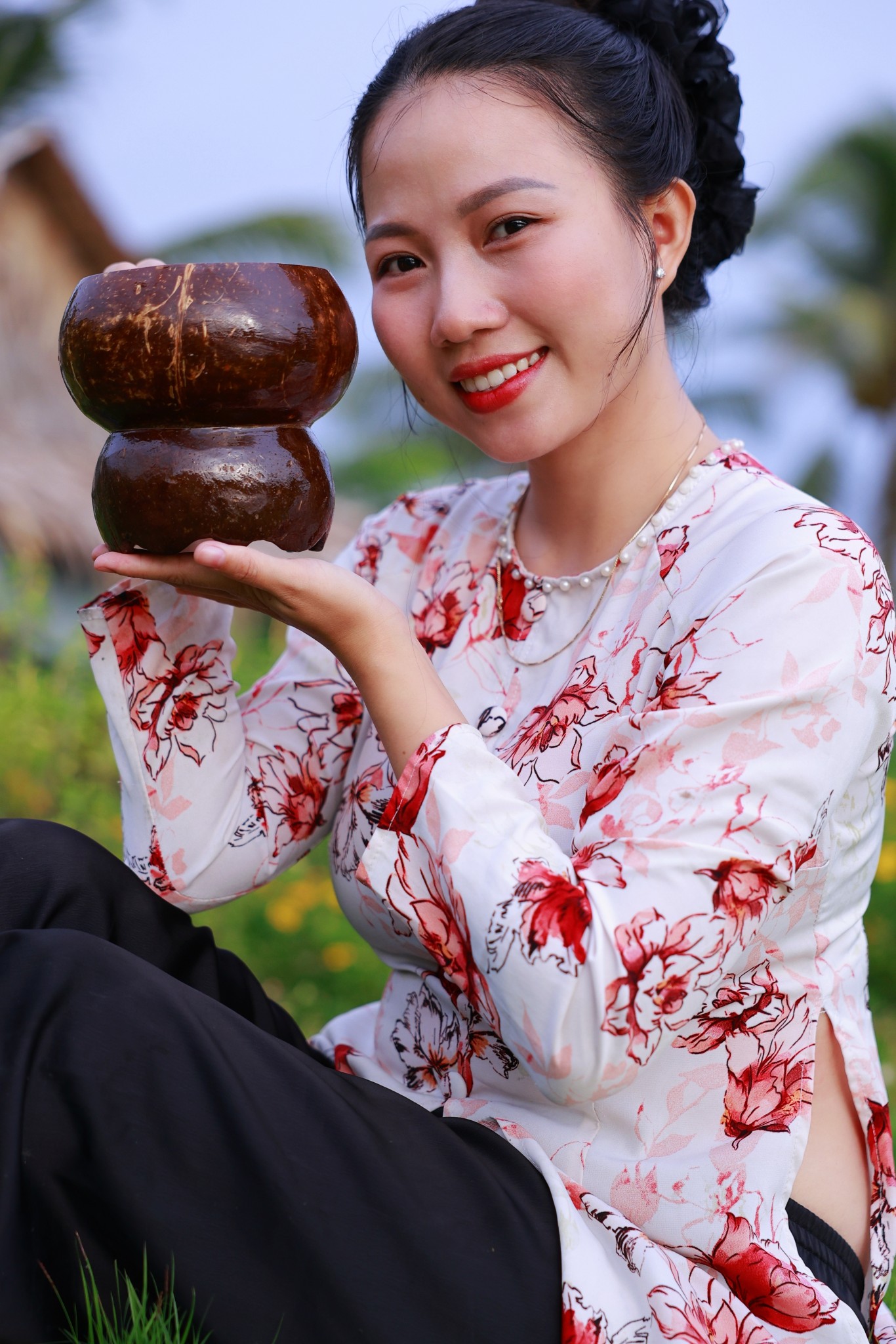 Bỏ phố về quê, vợ chồng miền Tây biến mảnh đất 3.000m2 khô cằn thành khu vườn được quy hoạch thẳng tắp như "chơi game" - Ảnh 1.