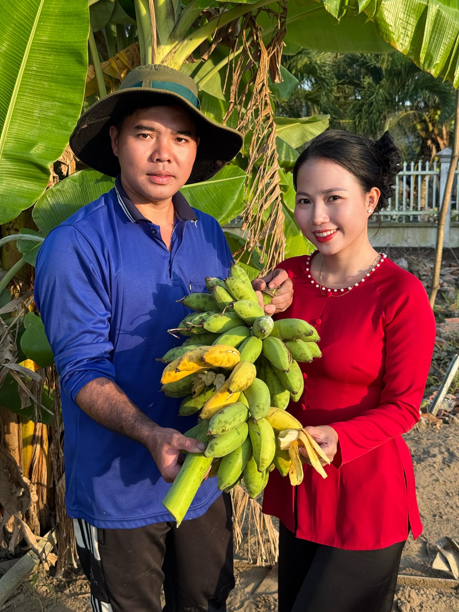 Bỏ phố về quê, vợ chồng miền Tây biến mảnh đất 3.000m2 khô cằn thành khu vườn được quy hoạch thẳng tắp như "chơi game" - Ảnh 2.